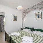 Polemis & Apartment Agia Anna (Naxos)