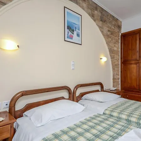 Polemis & Appartement *