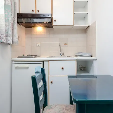 Polemis & Appartement *