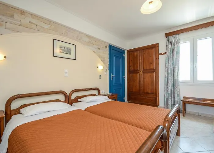 Polemis & Agia Anna (Naxos)