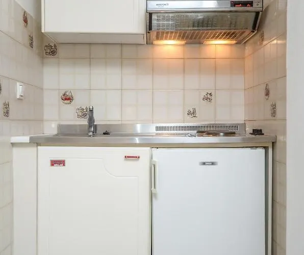 Polemis & * Agia Anna (Naxos)