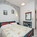Polemis & Apartamento *