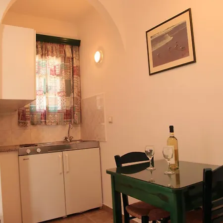 Polemis & Apartment