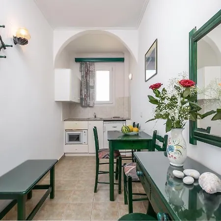 波尔密斯套房公寓 Agia Anna (Naxos)