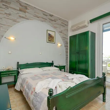 Polemis & * Agia Anna (Naxos)