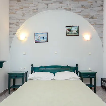 דירה Polemis & *