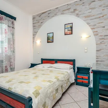 Polemis & דירה *