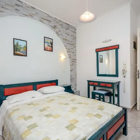 Polemis & דירה *