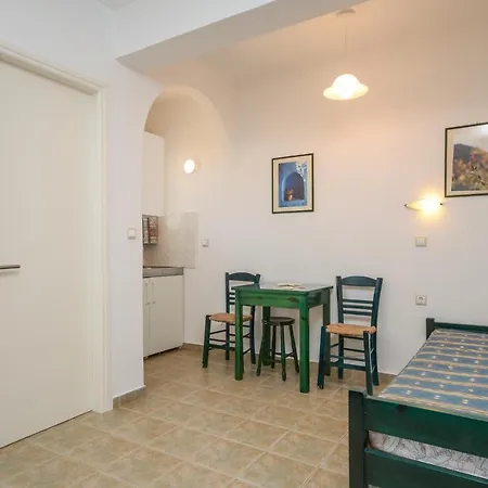 Polemis & Apartment *