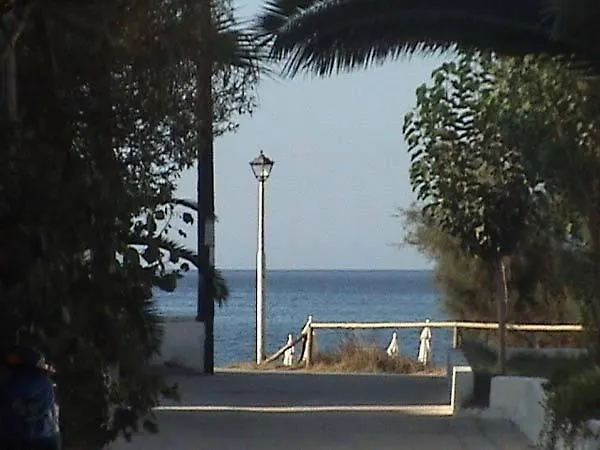 Polemis & Daire Agia Anna (Naxos)