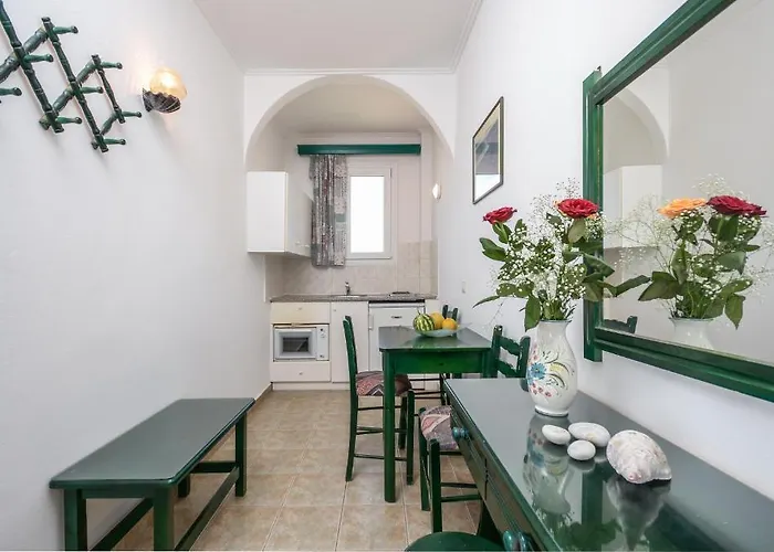 Polemis & Agia Anna (Naxos)