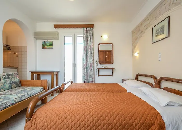 Polemis & Agia Anna (Naxos)