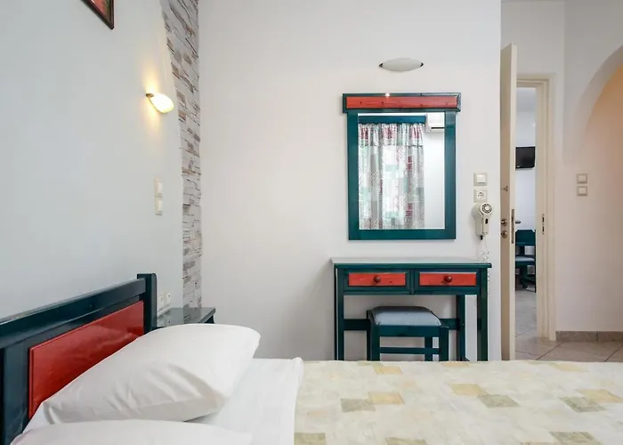 Polemis & Apartamento Agia Anna (Naxos)